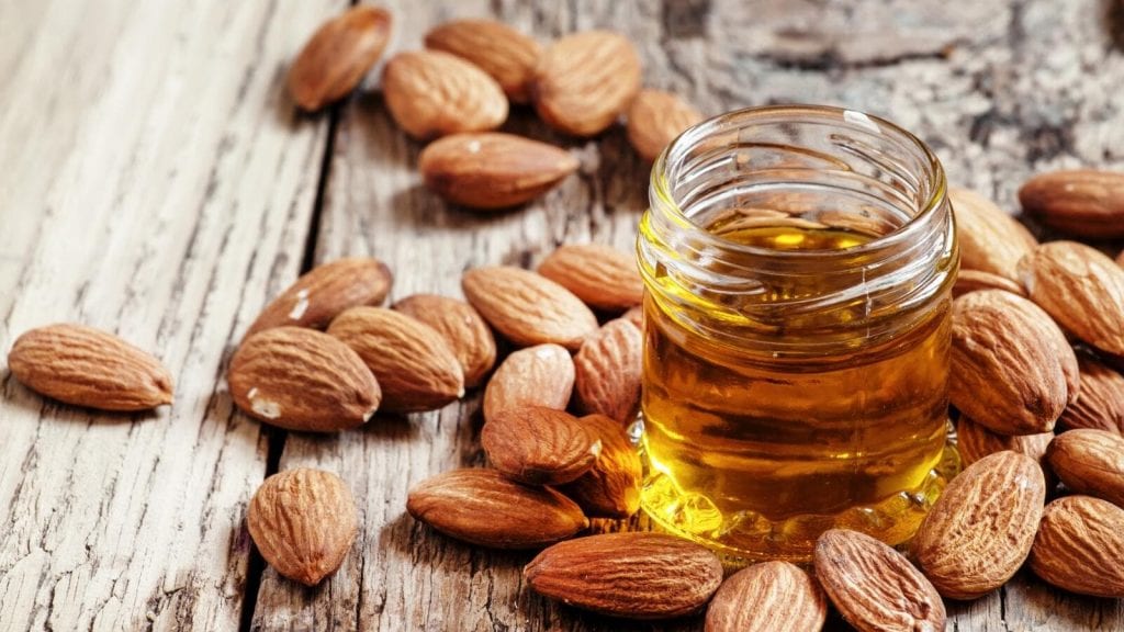كريم الترطيب بفيتامين e و زيت اللوز الحلو - 35 جم من كيندا